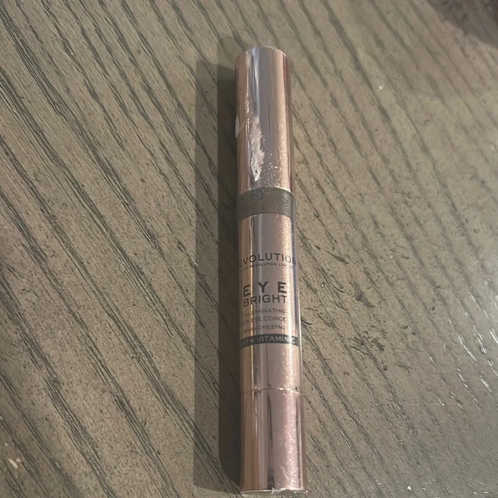 Revolution Eye Bright Concealer - Rose Gold